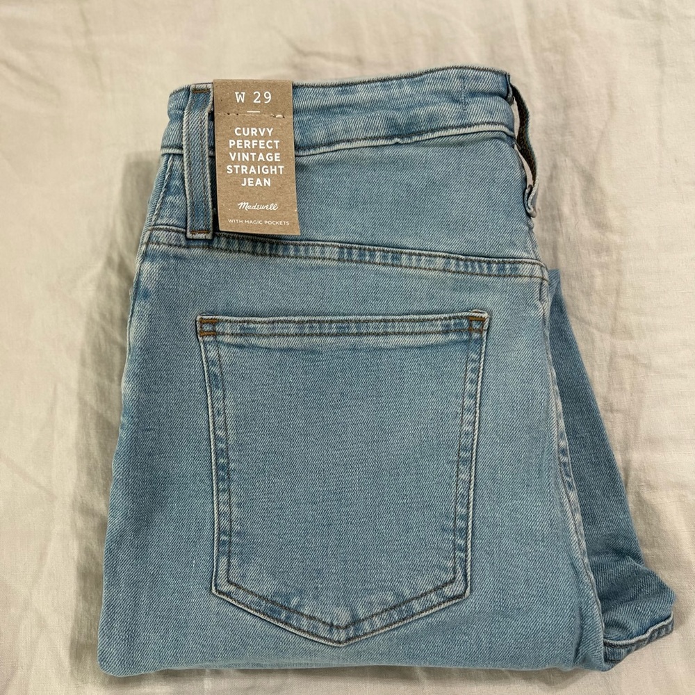 Curvy perfect, vintage, straight jeans.